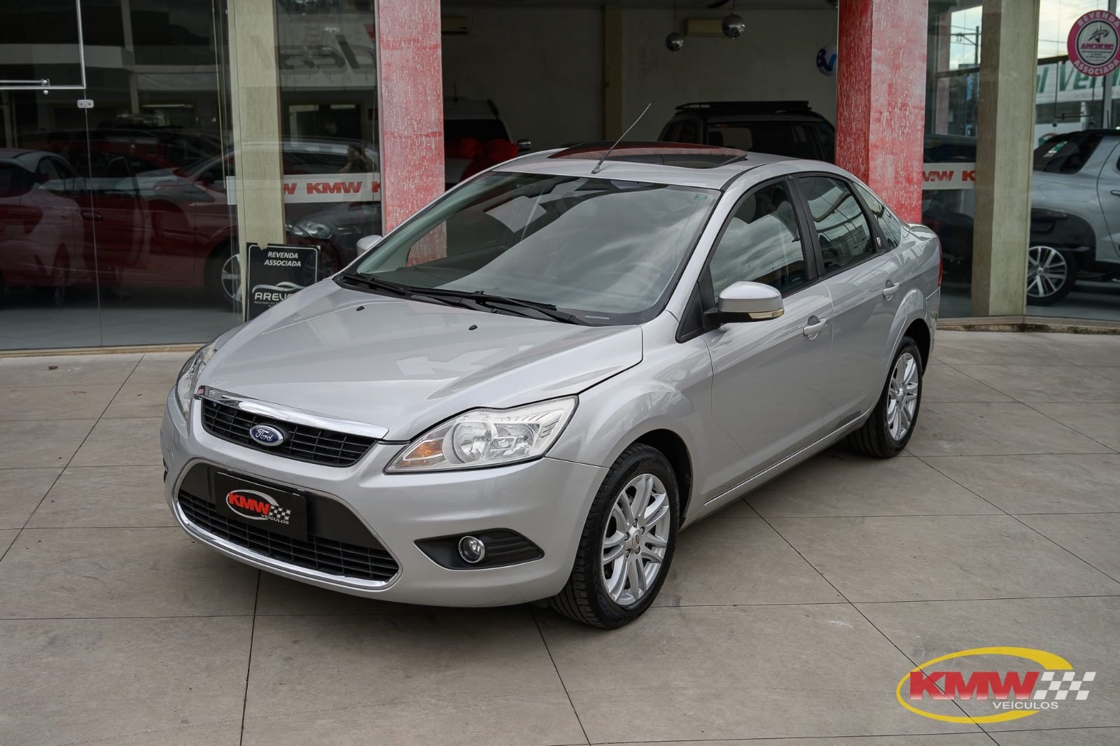FORD FOCUS SEDAN